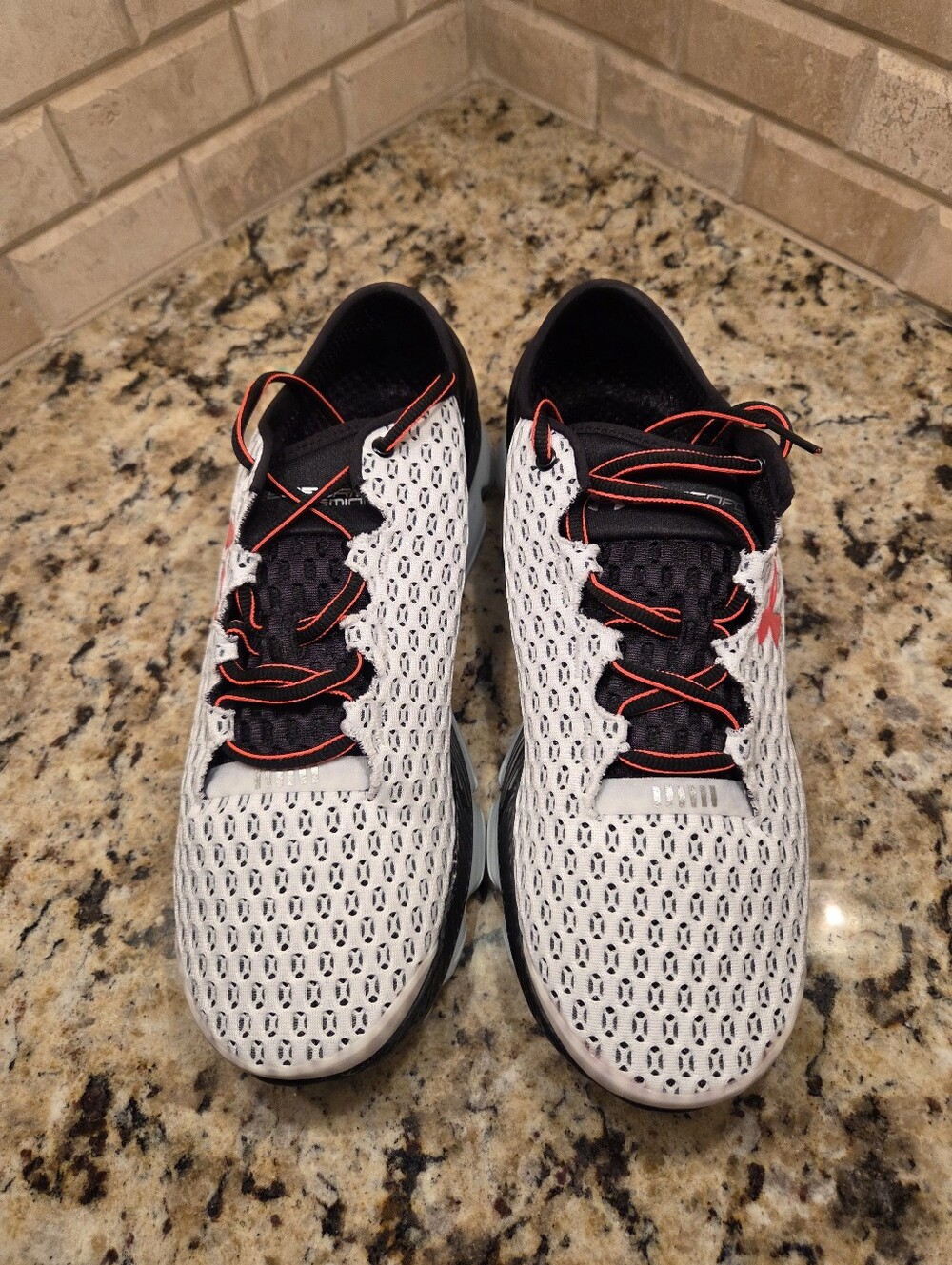 NIB Under Armour SpeedForm Gemini Running Shoes Men 9/Women 10.5